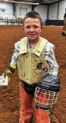 Childress County Old Settlers Rodeo awards kids’events champions