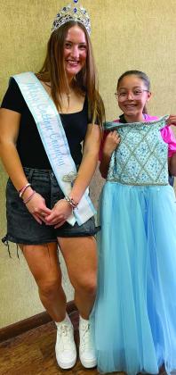 Miss Wellington Scholarship Pageant hosts dress affair